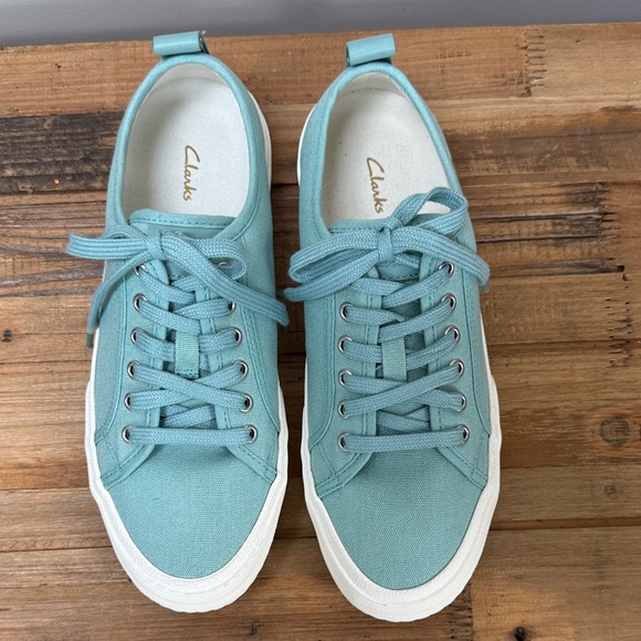 NWT Clarks Roxby Lace Canvas Sneakers - Picture 2 of 8